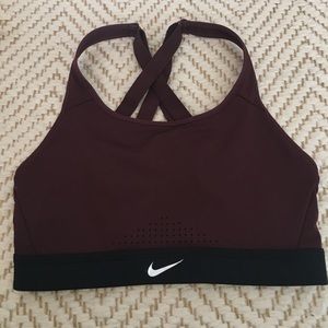 Nike women’s maroon sports bra size small